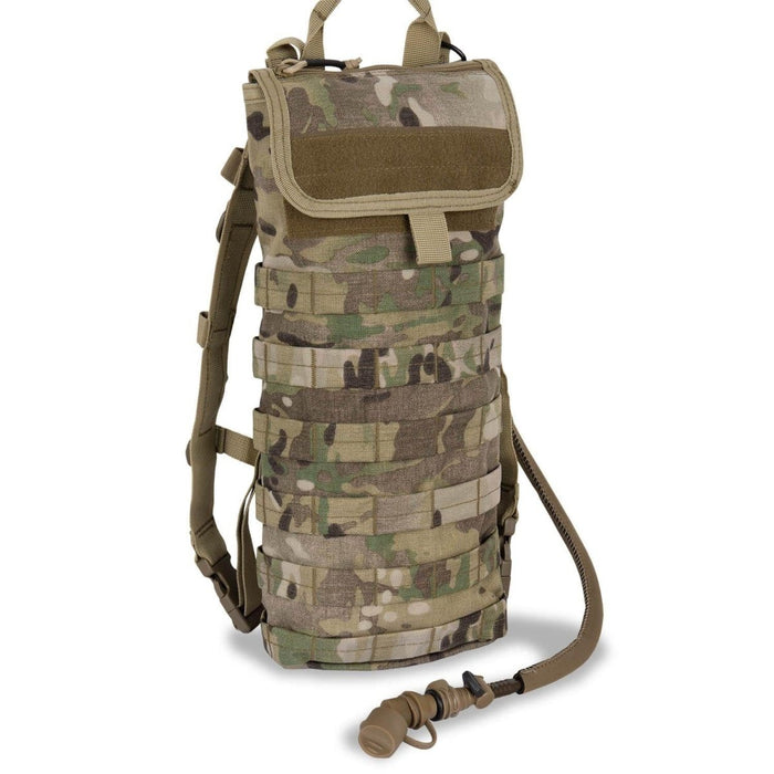 Sac d'hydratation A.Blochl TF1 3L en camouflage MTP avec système MOLLE et vessie étanche pour une utilisation en extérieur.