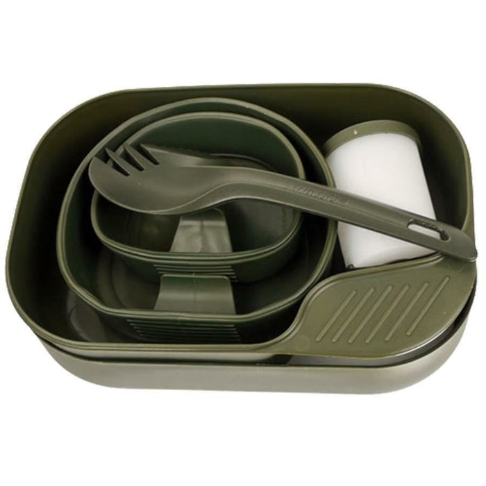 Olivgrünes schwedisches Wildo-Camp-Box-Campingset mit Tellern, Tassen und Spork für Mahlzeiten im Freien und zum Wandern