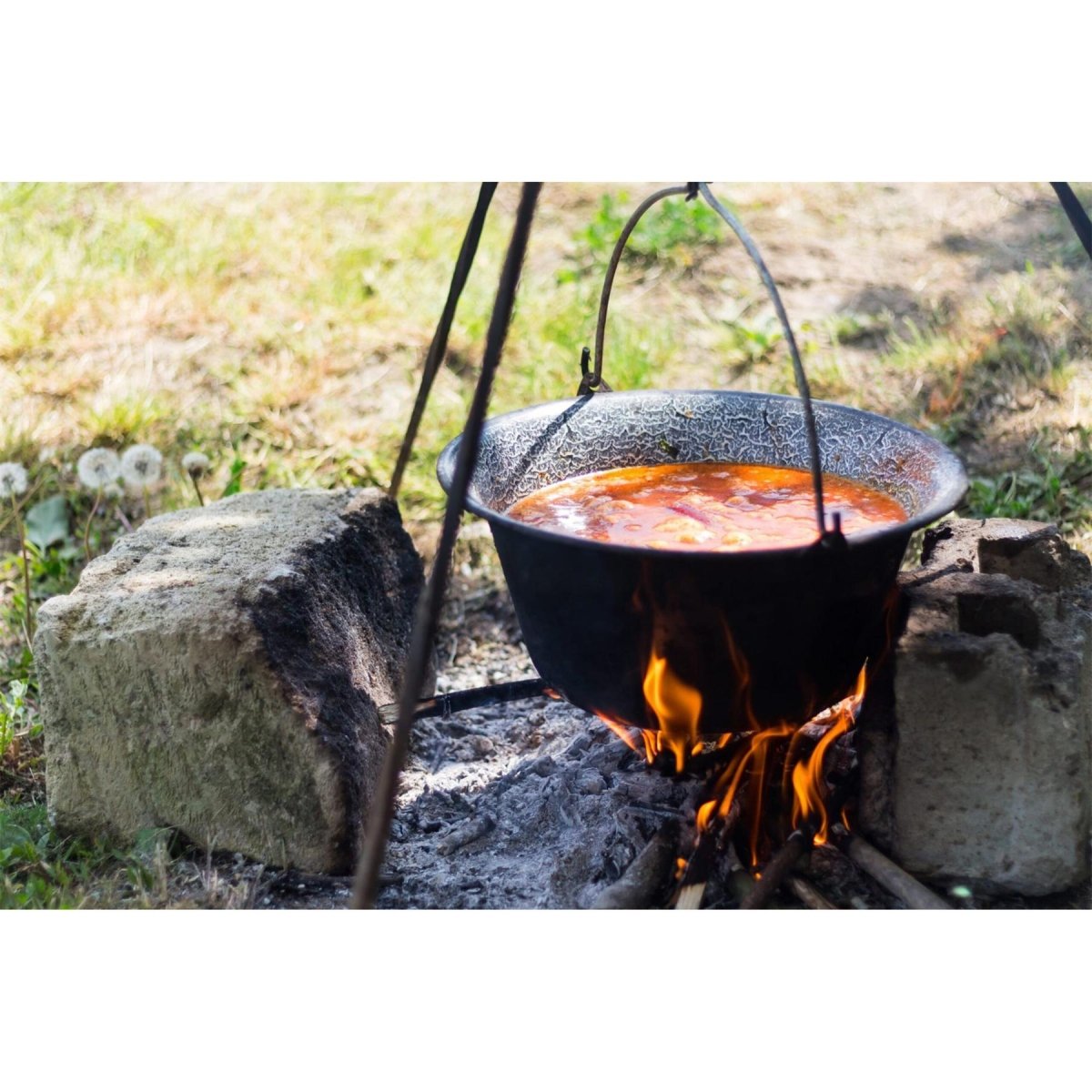 Cocotte à goulash émaillée 6 litres pour feu de camping en plein air