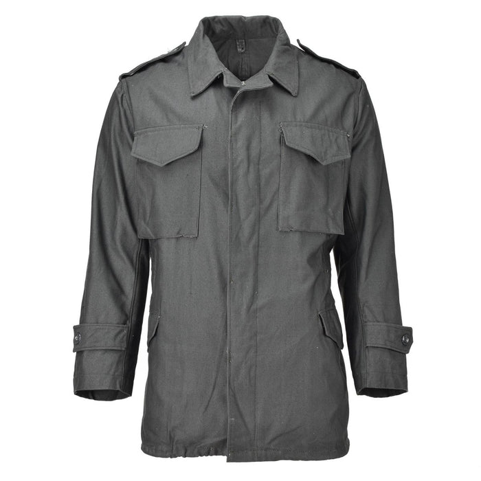 Echte graue, ungefütterte M65-Militärjacke der griechischen Armee mit geknöpften Manschetten, Schulterklappen und mehreren Taschen für den robusten Einsatz.