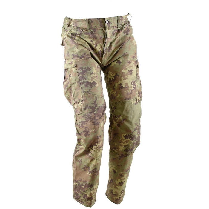 Echte Ripstop-Kampfhose der italienischen Armee in Wüsten-Vegetato-Tarnung mit Cargotaschen und verstärkten Knien.