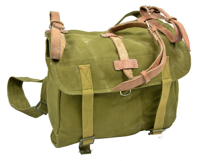 Borsa per il pane in vera tela verde oliva dell'esercito rumeno con cinturini in pelle, resistente bisaccia militare in eccedenza per uso esterno.