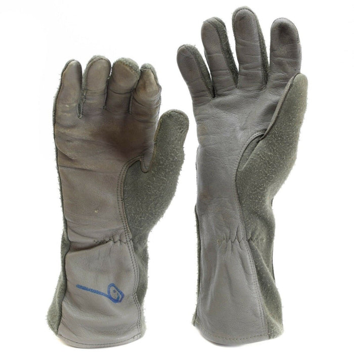 Guanti da combattimento originali dell'esercito americano in verde oliva con pelle e fibra aramidica Nomex per resistenza alla fiamma e presa.