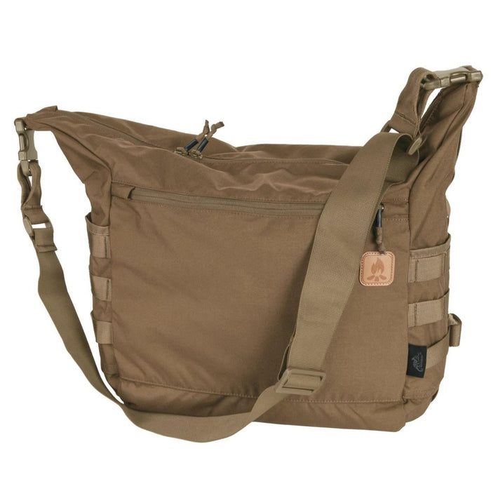 Sac à bandoulière Tan Helikon-Tex Bushcraft Satchel avec panneaux MOLLE, sangle réglable et plusieurs poches zippées pour une utilisation en extérieur