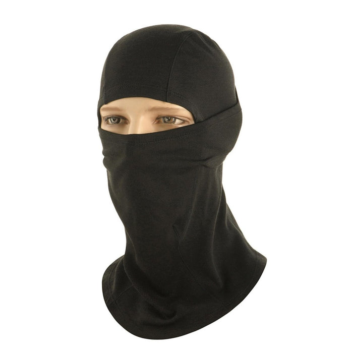 Cagoule tactique noire M-TAC de style militaire avec masque facial, légère et évacuant l'humidité pour une utilisation par temps froid.