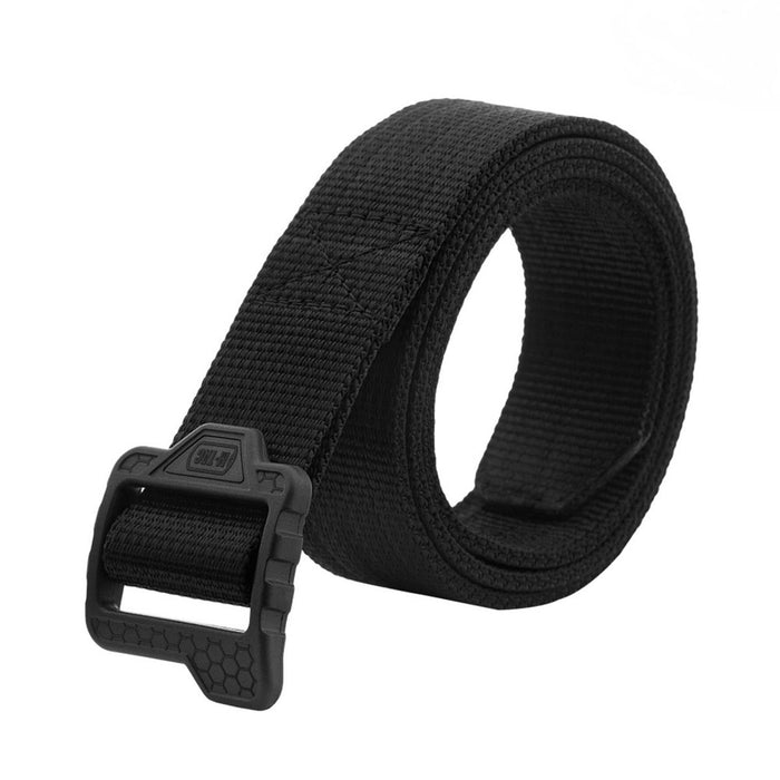 Cintura da combattimento tattica militare nera M-TAC con struttura in nylon resistente e fibbia in plastica a sgancio rapido.