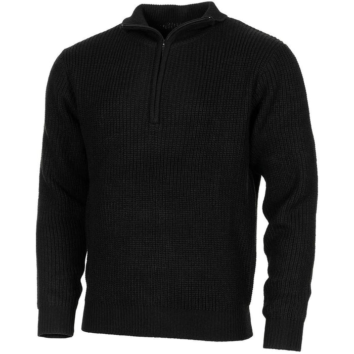 Schwarzer Ripppullover auf weißem Hintergrund