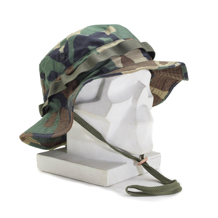 Mil-Tec Woodland Boonie-Hut im Militärstil mit Ripstop-Gewebe, Kinnriemen, atmungsaktiv und leicht für den Einsatz im Freien.