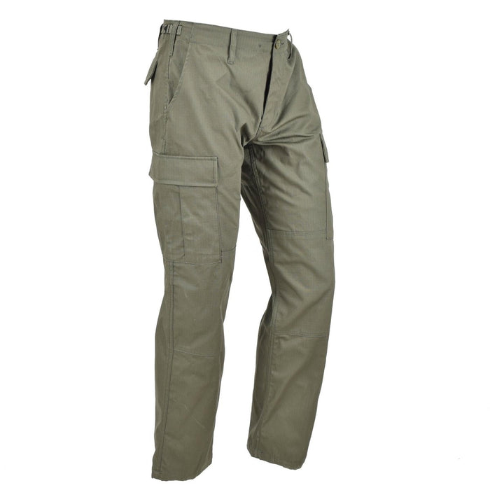 Mil-Tec olivfarbene Ripstop-BDU-Hose im US-Armee-Stil mit Cargotaschen, langlebig und leicht für den Einsatz im Freien.