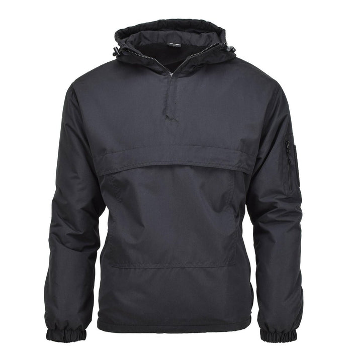 Schwarze MIL-TEC-Anorakjacke mit Fleecefutter für das deutsche Militär, Kapuze, winddicht und mehreren Taschen, konzipiert für den Einsatz im Freien.