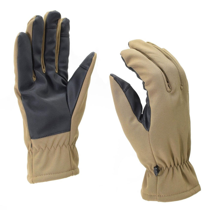 Paar kojotenbraune Mil-Tec-Softshell-Handschuhe mit schwarzer Anti-Rutsch-Handfläche und Thinsulate-Thermofutter für den Wintereinsatz.