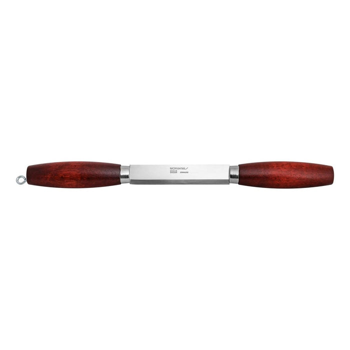 Coltello da spacco Morakniv Classic per legno con lama in acciaio inossidabile riciclato e manici in betulla tinta rossa, artigianato svedese.