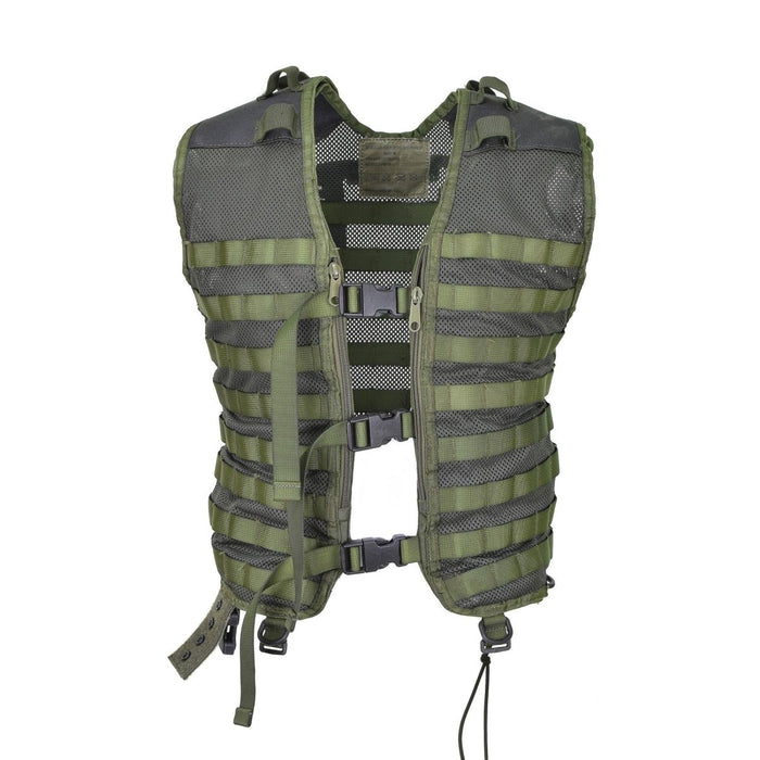 Original grüne taktische MOLLE-Weste der niederländischen Armee mit verstärkten Schultern, verstellbaren Trägern und atmungsaktiven Mesh-Einsätzen.
