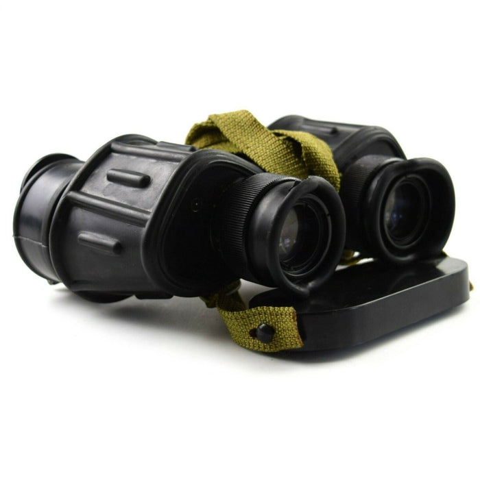 Jumelles IOR VALDADA 7x40 d'origine de l'armée roumaine avec filtre IR, optique militaire et conception robuste pour une utilisation en extérieur.