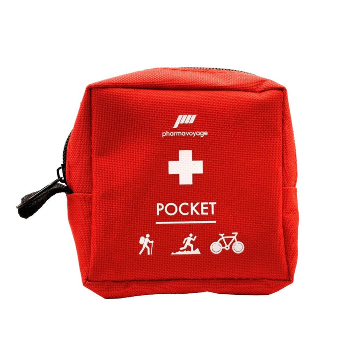 Kit di pronto soccorso rosso con il marchio "pharmavoyage" su sfondo bianco